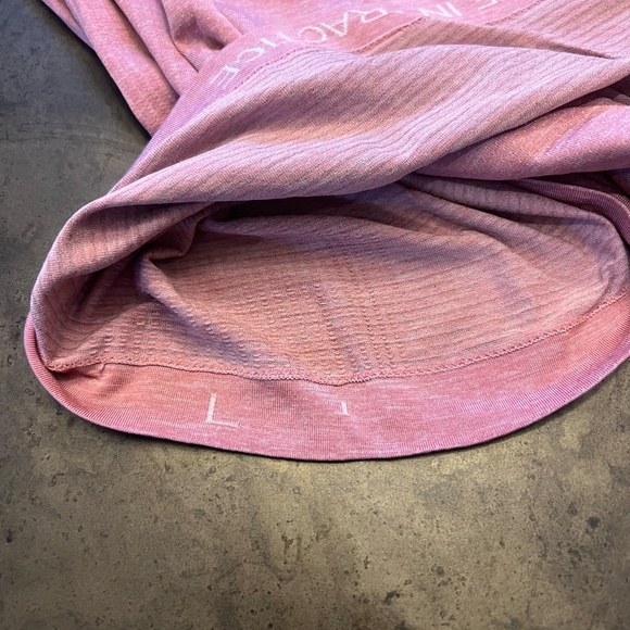 Lululemon Metal Vent 2.0 Half Zip in Misty Pink / Cherry Pink, Size L - Picture 5 of 5